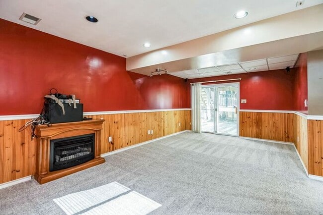 12100 Silver Maple Dr in Waldorf, MD - Building Photo - Building Photo
