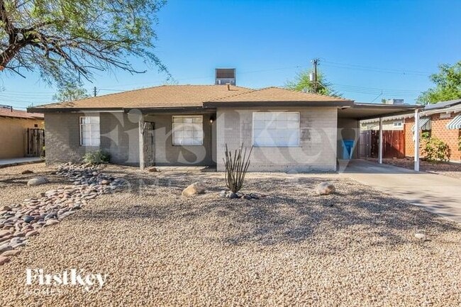 property at 2016 W Whitton Ave