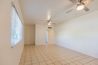 3 Bedroom 2 Bath Home in Alamogordo, NM - Building Photo - Building Photo