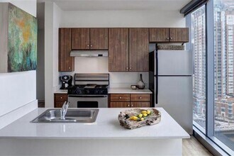 332 E Wacker Dr in Chicago, IL - Building Photo - Building Photo