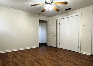 309 W Mimosa Dr in Sulphur, LA - Building Photo - Building Photo