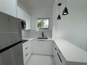 421 NW 13th Ave in Miami, FL - Building Photo - Building Photo