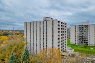 Phoenix Mill Apartments in Guelph, ON - Building Photo - Building Photo