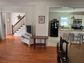 20 Narragansett Ave in Newport, RI - Building Photo - Building Photo