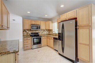 110 Seminole Ln in Boca Raton, FL - Foto de edificio - Building Photo