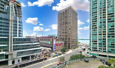 16-916 Yonge St in Toronto, ON - Building Photo - Building Photo