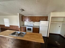 9979 Farris Loop in Midway, TX - Building Photo