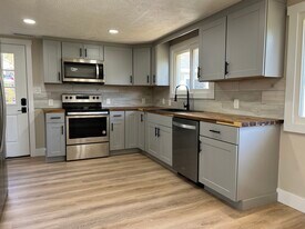 3367 Parnell Dr in Akron, OH - Building Photo