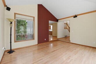 22348 NE 18th St in Sammamish, WA - Building Photo - Building Photo