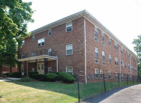 52 E Westfield Ave in Roselle Park, NJ - Building Photo