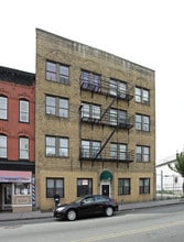 205 Monticello Ave in Jersey City, NJ - Foto de edificio - Building Photo