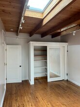 1948 Valley Park Ave, Unit B in Hermosa Beach, CA - Foto de edificio - Building Photo