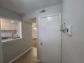 134 Schultz St in Chapel Hill, NC - Building Photo - Building Photo