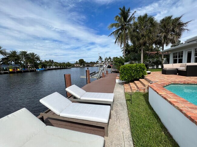 1653 Poinsettia Dr in Fort Lauderdale, FL - Building Photo - Building Photo