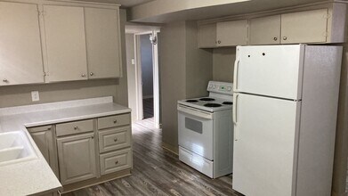 304 Dearborn St in Caldwell, ID - Building Photo - Building Photo