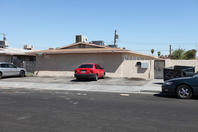 2526 Bassler St in North Las Vegas, NV - Building Photo - Building Photo