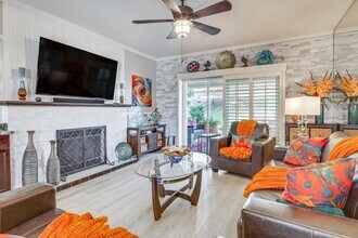 474 Evergreen Ash in Palm Desert, CA - Building Photo - Building Photo