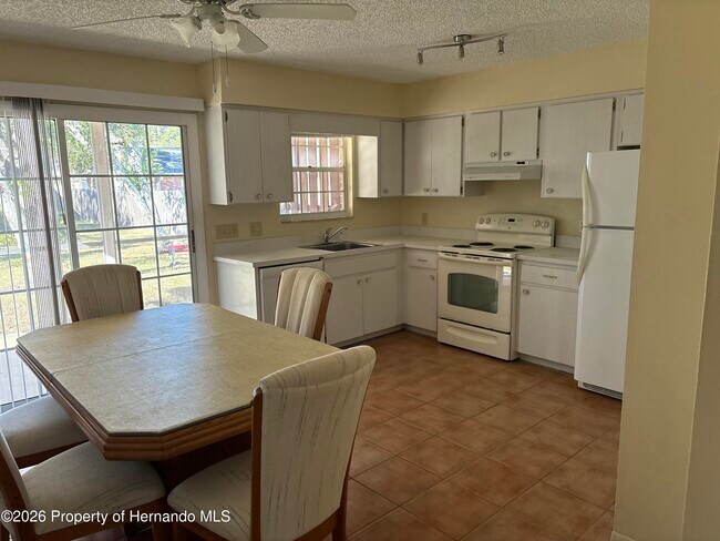 8116 Omaha Cir in Spring Hill, FL - Building Photo - Building Photo