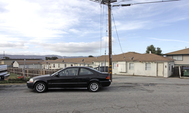 1262 La Salle Ave in Seaside, CA - Foto de edificio - Building Photo