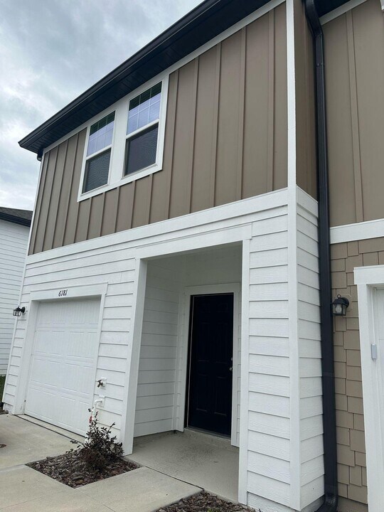 6181 Pina Colada St in Zephyrhills, FL - Building Photo