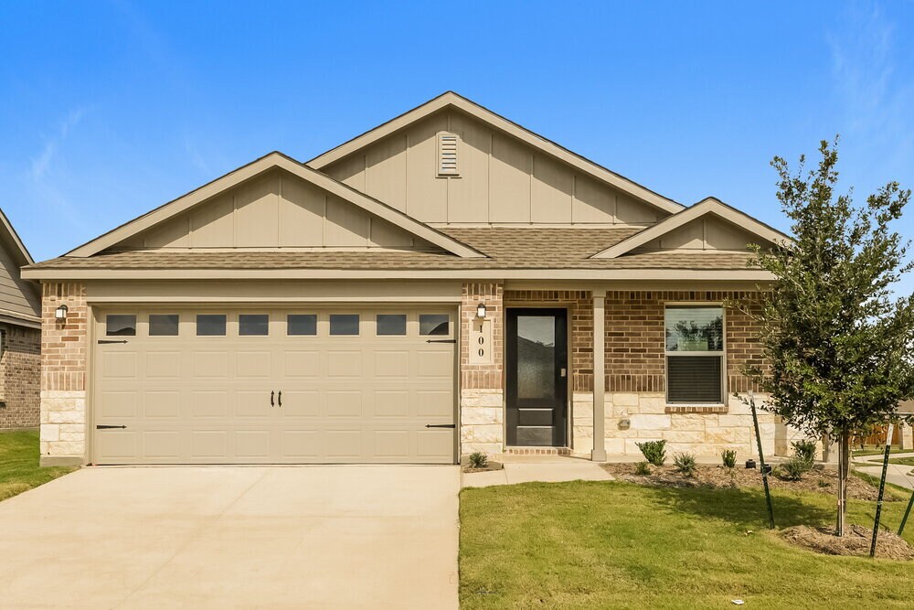 100 Wild Rose Dr in Balch Springs, TX - Building Photo