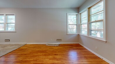 917 22nd Ave SE in Minneapolis, MN - Building Photo - Building Photo