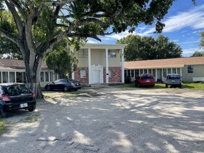 Drew Park Apartments in Tampa, FL - Building Photo - Building Photo