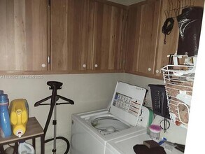 11731 SW 112th Terrace in Miami, FL - Building Photo - Building Photo