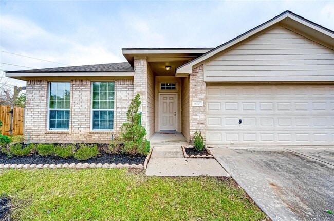 property at 16207 Willowford Ct