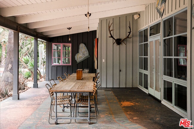 13043 Sky Valley Rd in Los Angeles, CA - Building Photo - Building Photo