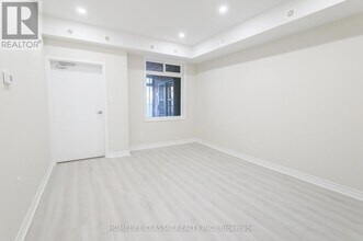 2915 Bur Oak Ave in Markham, ON - Building Photo - Building Photo