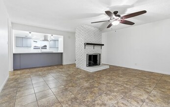 179 W Hazelwood Dr in Lemoore, CA - Building Photo - Building Photo