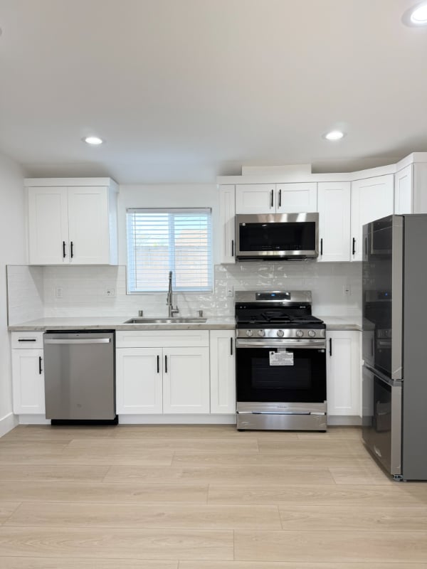 7141 El Verano Dr in Buena Park, CA - Foto de edificio - Building Photo