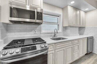 318 S 7th St in Elizabeth, NJ - Building Photo - Building Photo