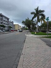 304 SE 4th Ave in Hallandale Beach, FL - Building Photo - Building Photo