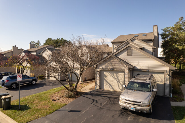 Hoffman Estates in Schaumburg, IL - Foto de edificio - Building Photo