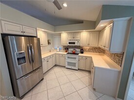 108 Palmetto Dunes Cir in Naples, FL - Building Photo