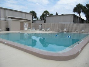 Beneva Ridge Condominiums in Sarasota, FL - Building Photo - Building Photo