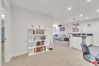 10982 Roebling Ave in Los Angeles, CA - Building Photo - Building Photo
