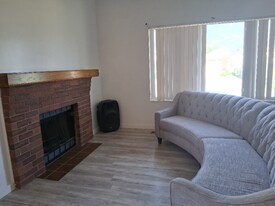 1177 N 900 E in Layton, UT - Building Photo