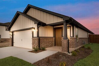 128 Cranz Farm Dr in Saginaw, TX - Building Photo - Building Photo