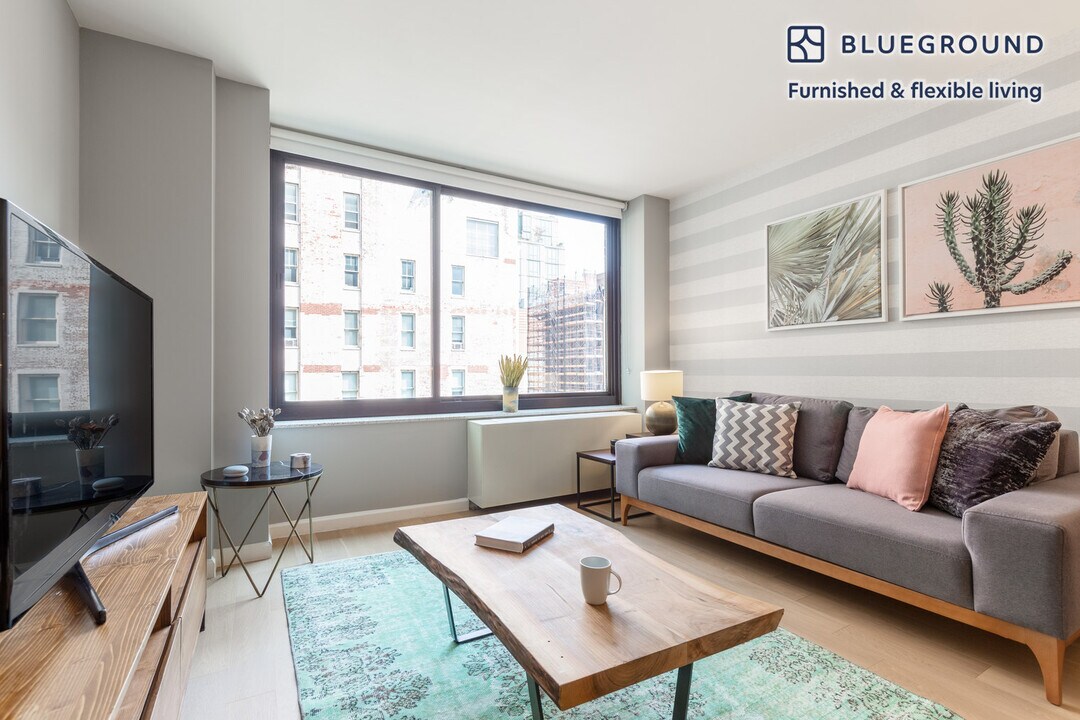 180 W 20th St in New York, NY - Building Photo