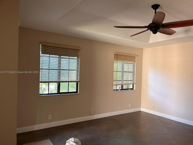 2810 Center Ct Dr in Weston, FL - Building Photo - Building Photo