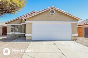 7049 N 41st Ln in Phoenix, AZ - Building Photo