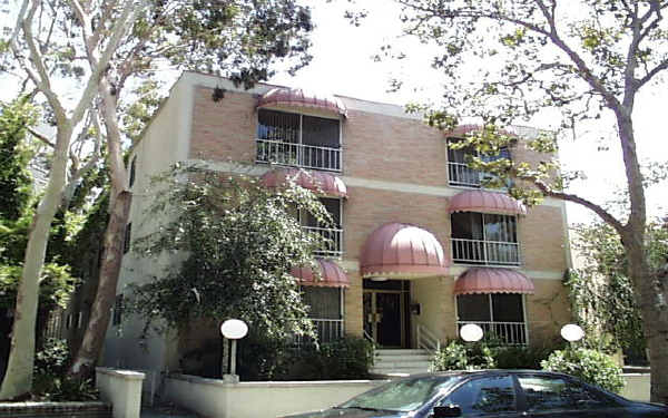 124 S Oakhurst Dr in Beverly Hills, CA - Building Photo - Building Photo