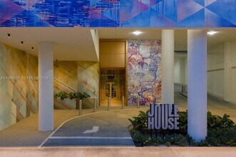 2200 NW 1st Ave in Miami, FL - Foto de edificio - Building Photo