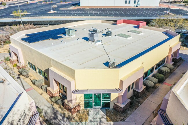 550 S Mesa Hills Dr in El Paso, TX - Foto de edificio - Building Photo