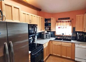 71 Claremont St in Deer Park, NY - Building Photo - Building Photo