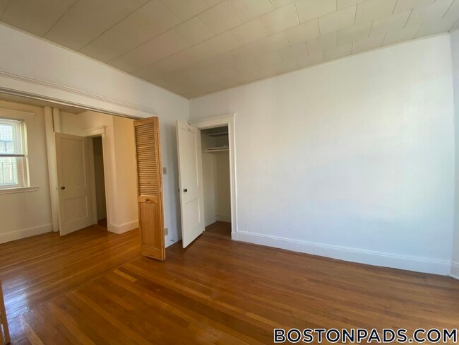 143 Park Dr, Unit 30 in Boston, MA - Building Photo - Building Photo