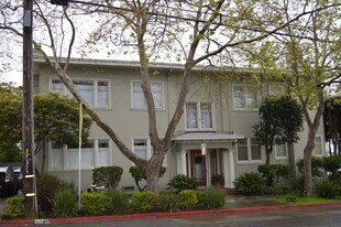2600 Ashby Ave in Berkeley, CA - Building Photo